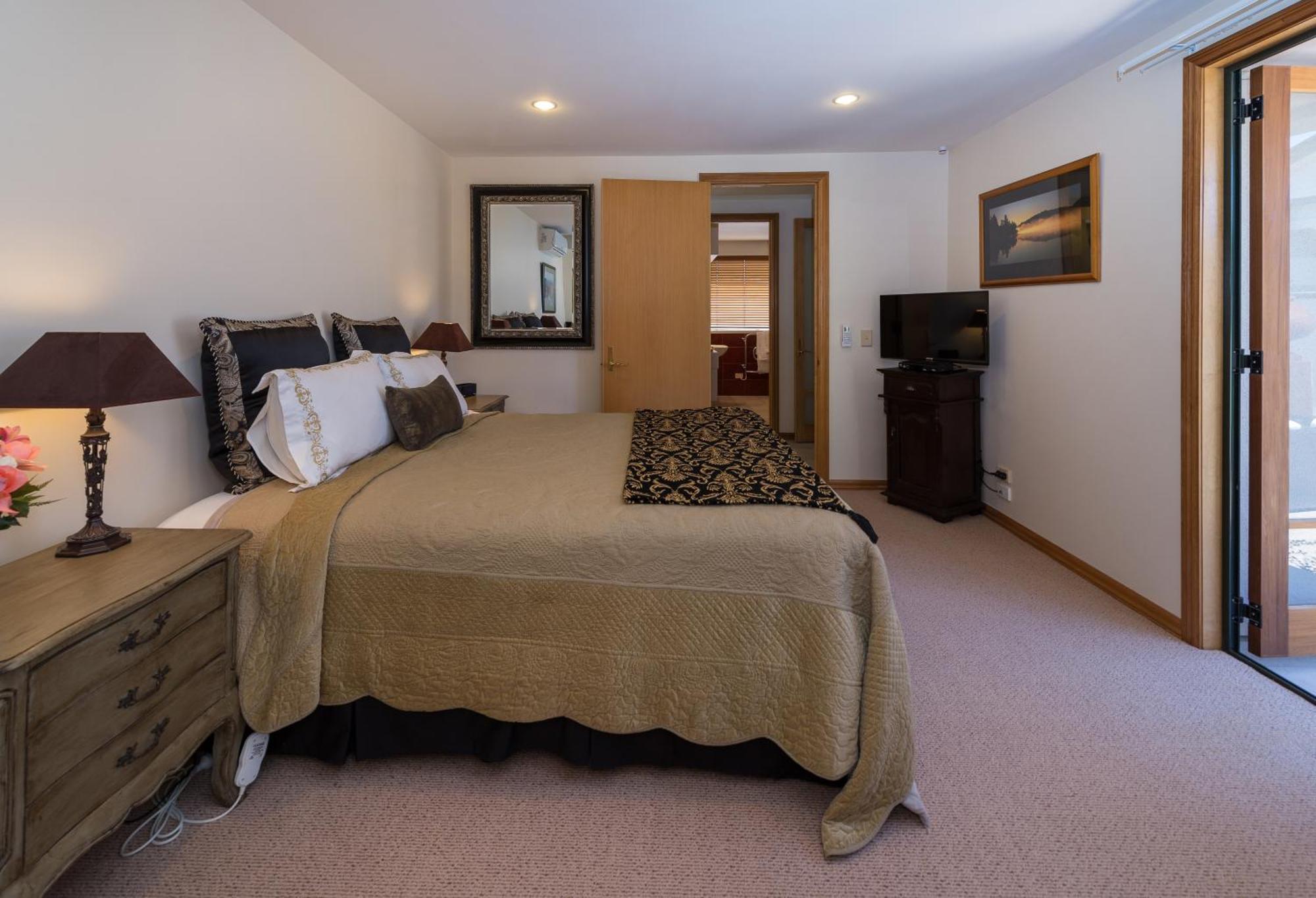 אגם טאופו The Flying Trout Boutique Lodge מראה חיצוני תמונה