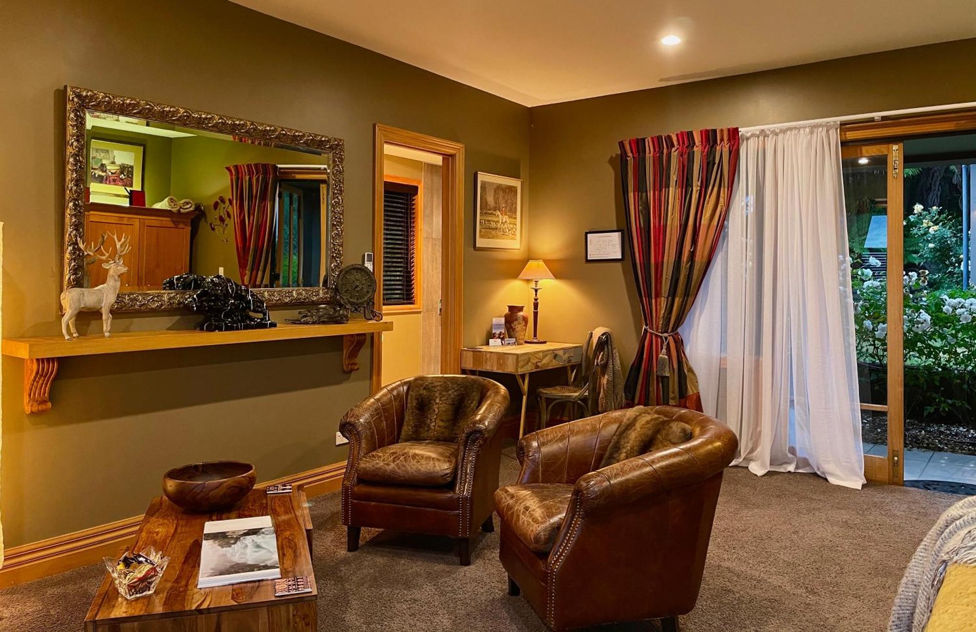 אגם טאופו The Flying Trout Boutique Lodge מראה חיצוני תמונה
