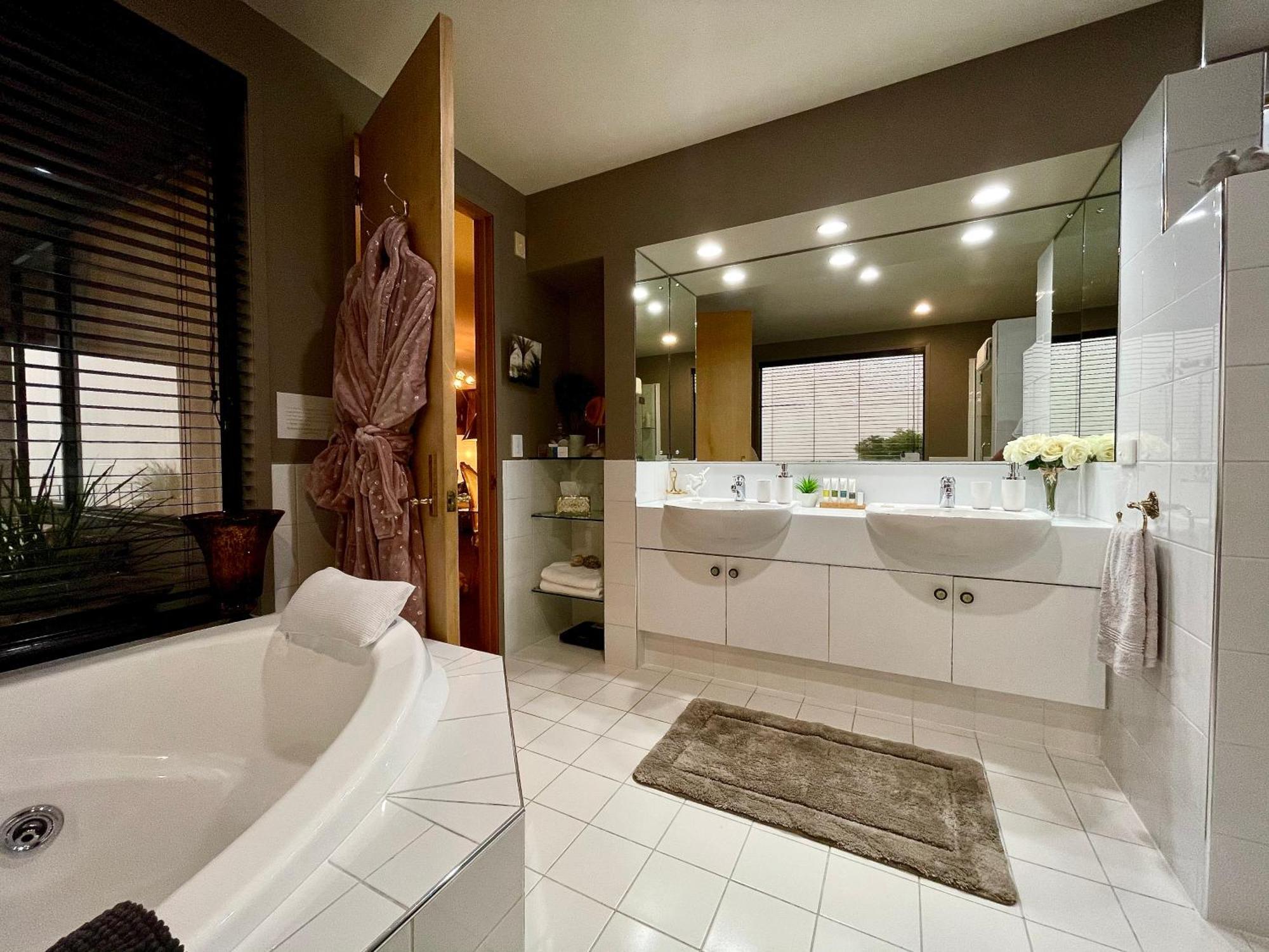 אגם טאופו The Flying Trout Boutique Lodge מראה חיצוני תמונה