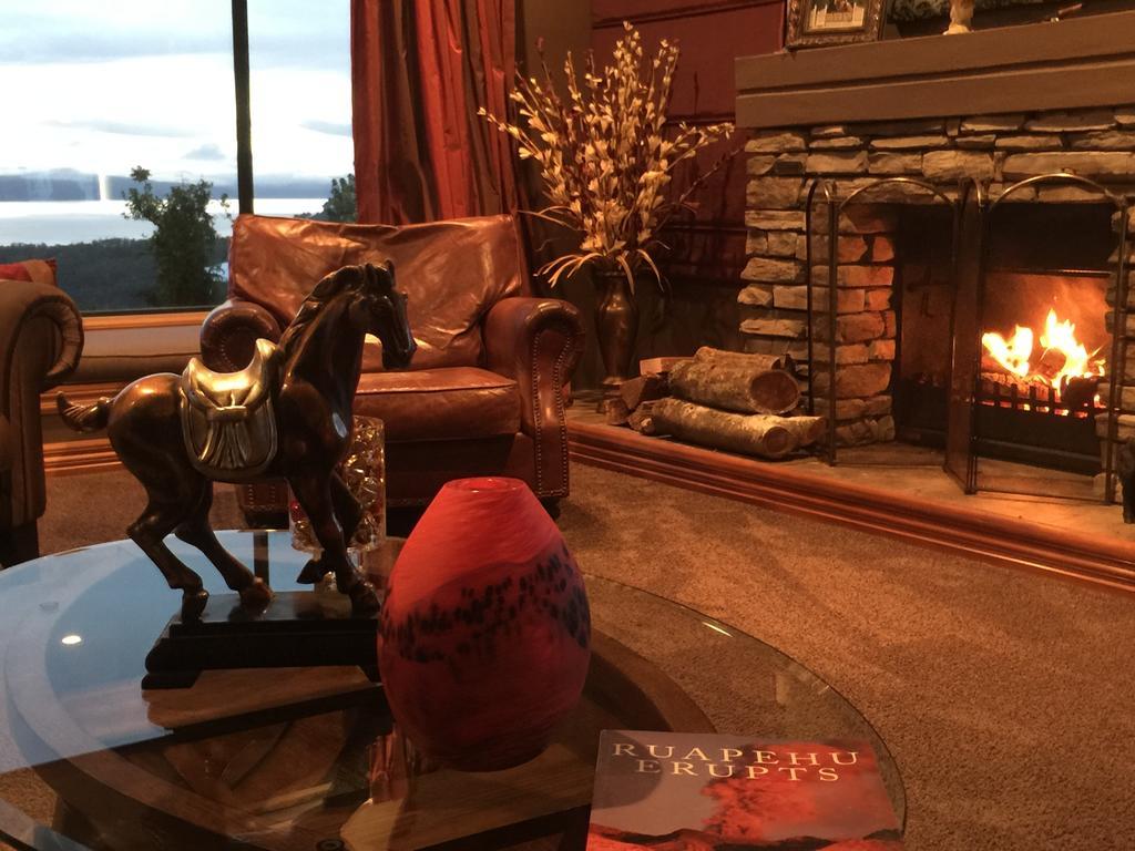 אגם טאופו The Flying Trout Boutique Lodge מראה חיצוני תמונה