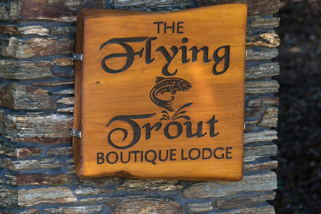 אגם טאופו The Flying Trout Boutique Lodge מראה חיצוני תמונה