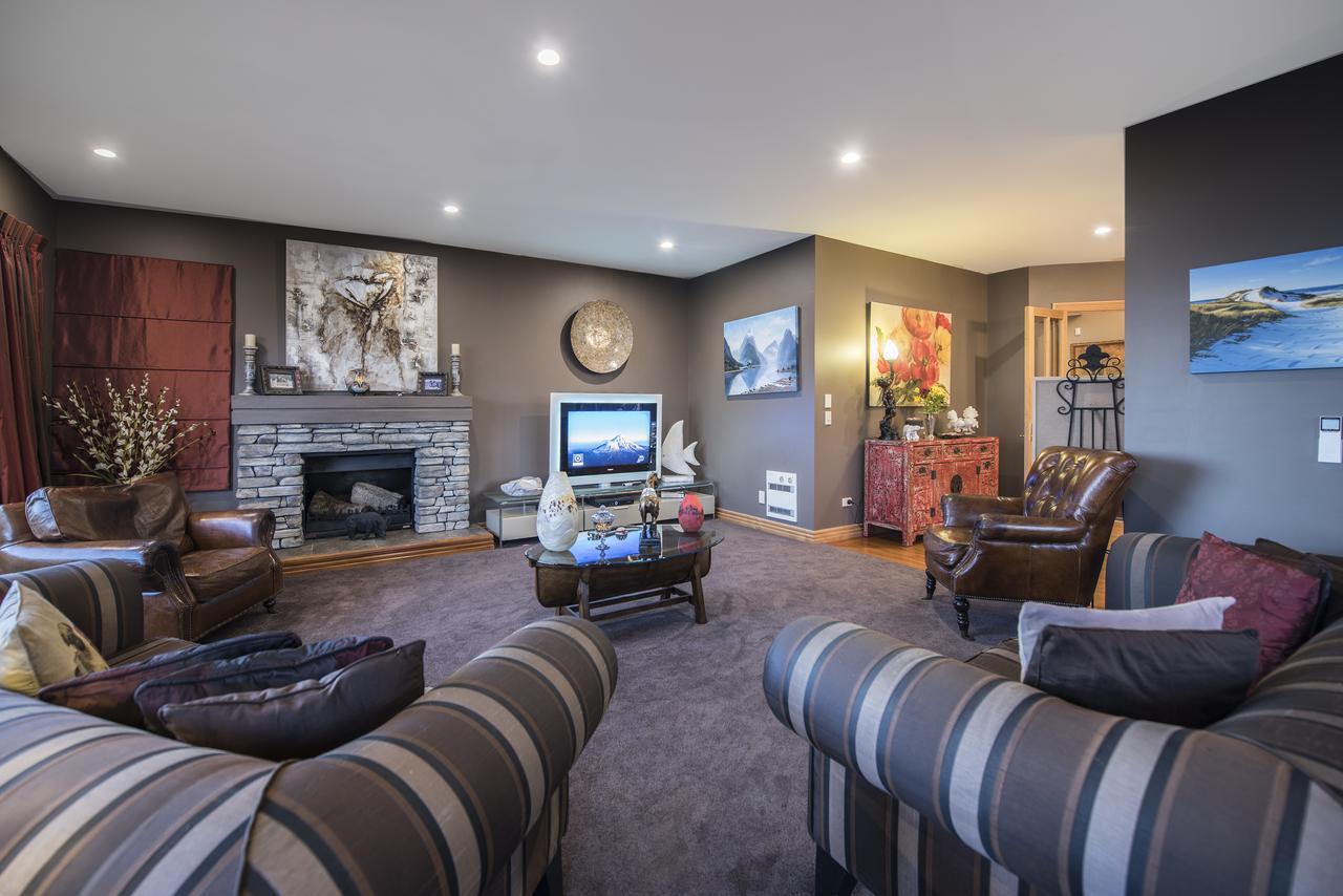 אגם טאופו The Flying Trout Boutique Lodge מראה חיצוני תמונה